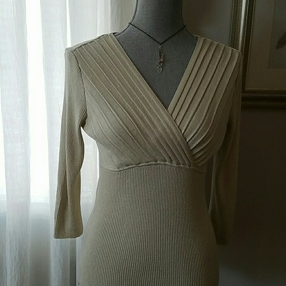 Macy’s Metallic Petite Top - Picture 2 of 7